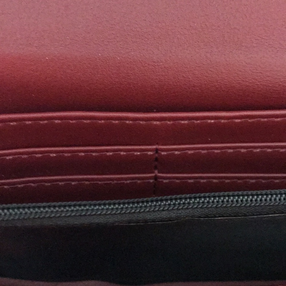 London Fog Collection wallet - Picture 7 of 10